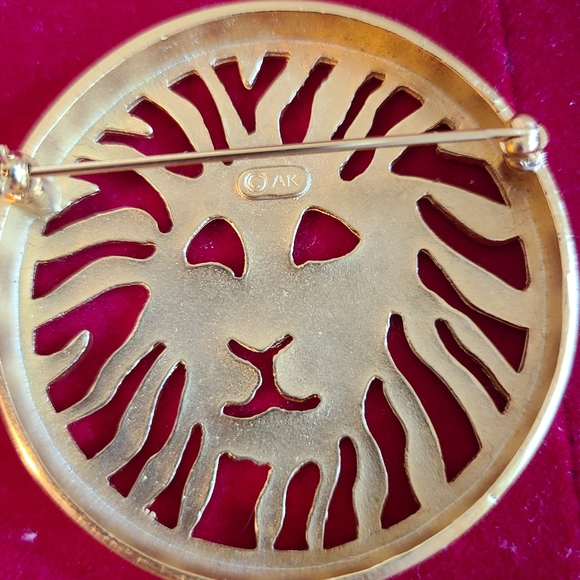 Vintage Anne Klein Lion Head Brooch Pin - Picture 2 of 7